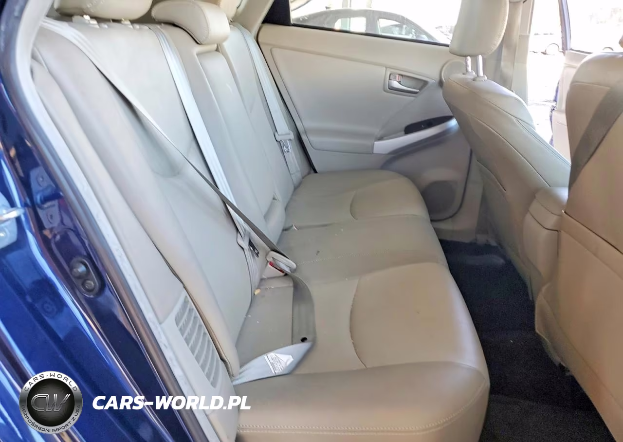 2015 Toyota Prius Four VIN:JTDKN3DU6F1931694 - 10
