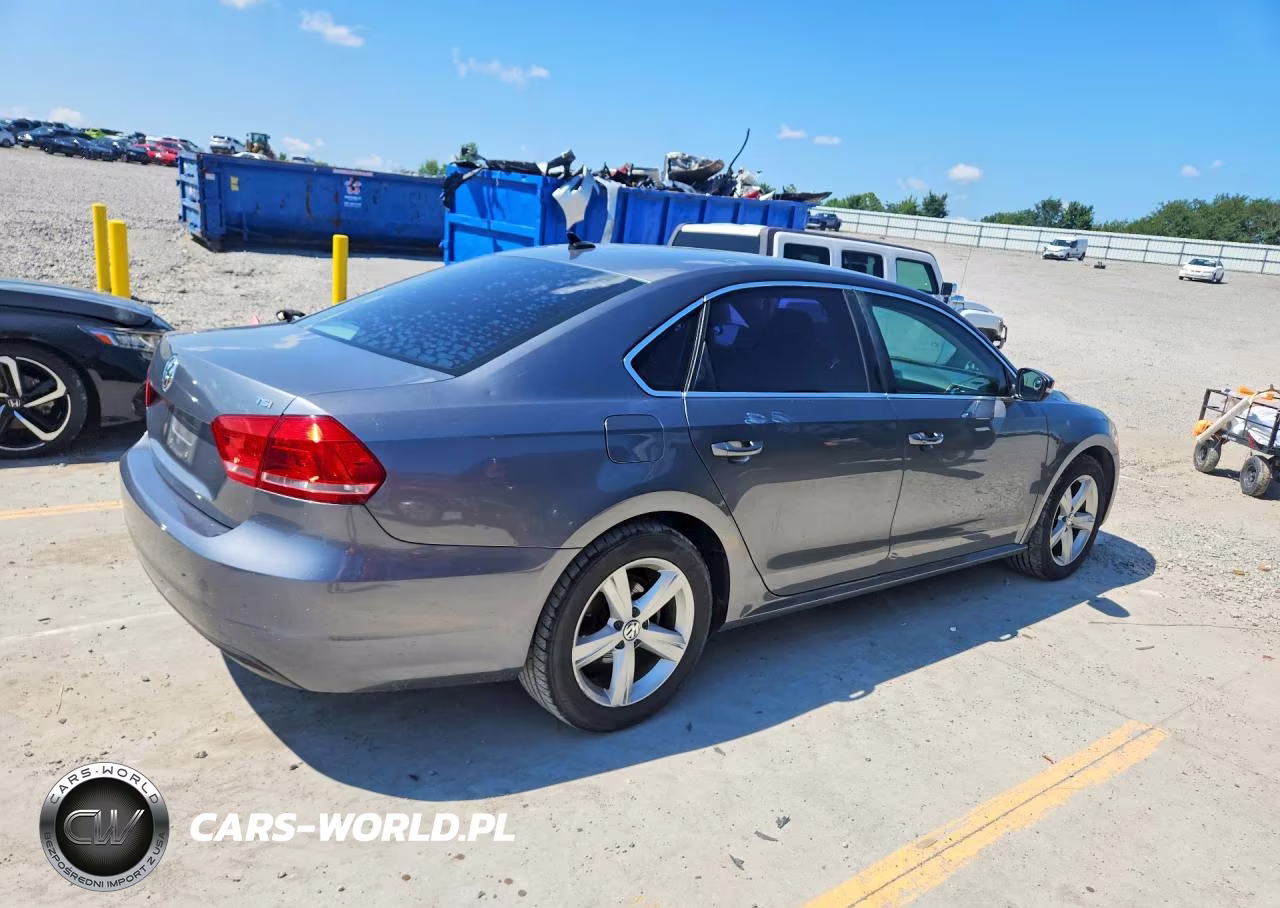 2015 Volkswagen Passat S VIN:1VWAS7A32FC082513 - 3