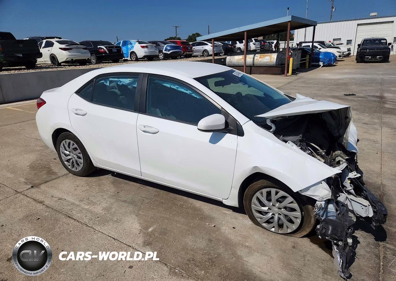 2018 Toyota Corolla Le VIN:2T1BURHE8JC121321 - 4