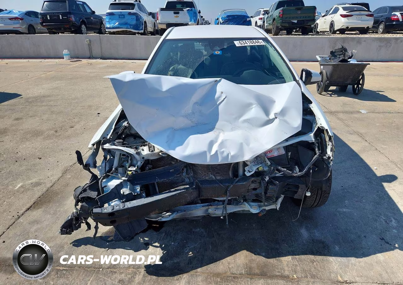 2018 Toyota Corolla Le VIN:2T1BURHE8JC121321 - 5
