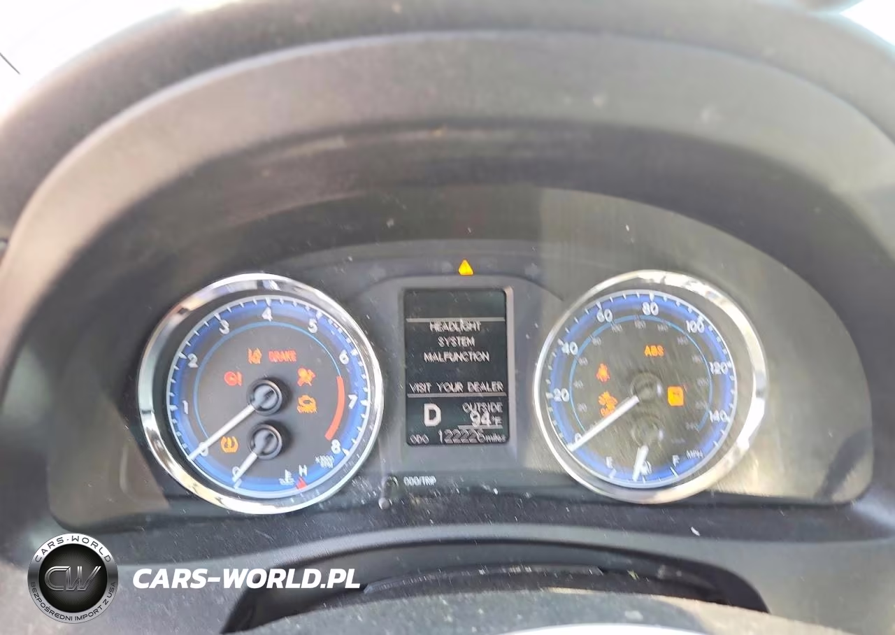 2018 Toyota Corolla Le VIN:2T1BURHE8JC121321 - 9