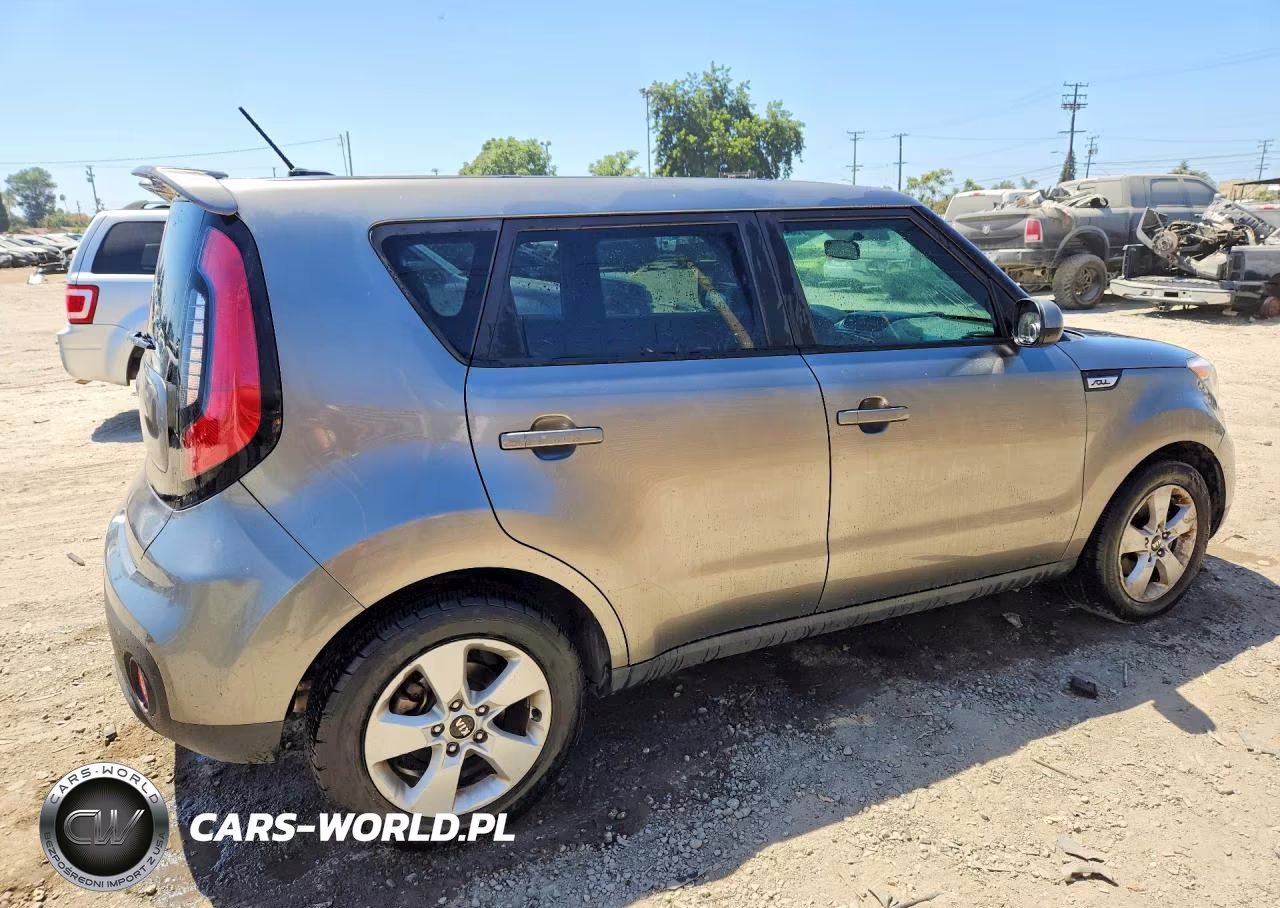 2018 Kia Soul Base VIN:KNDJN2A22J7602439 - 3
