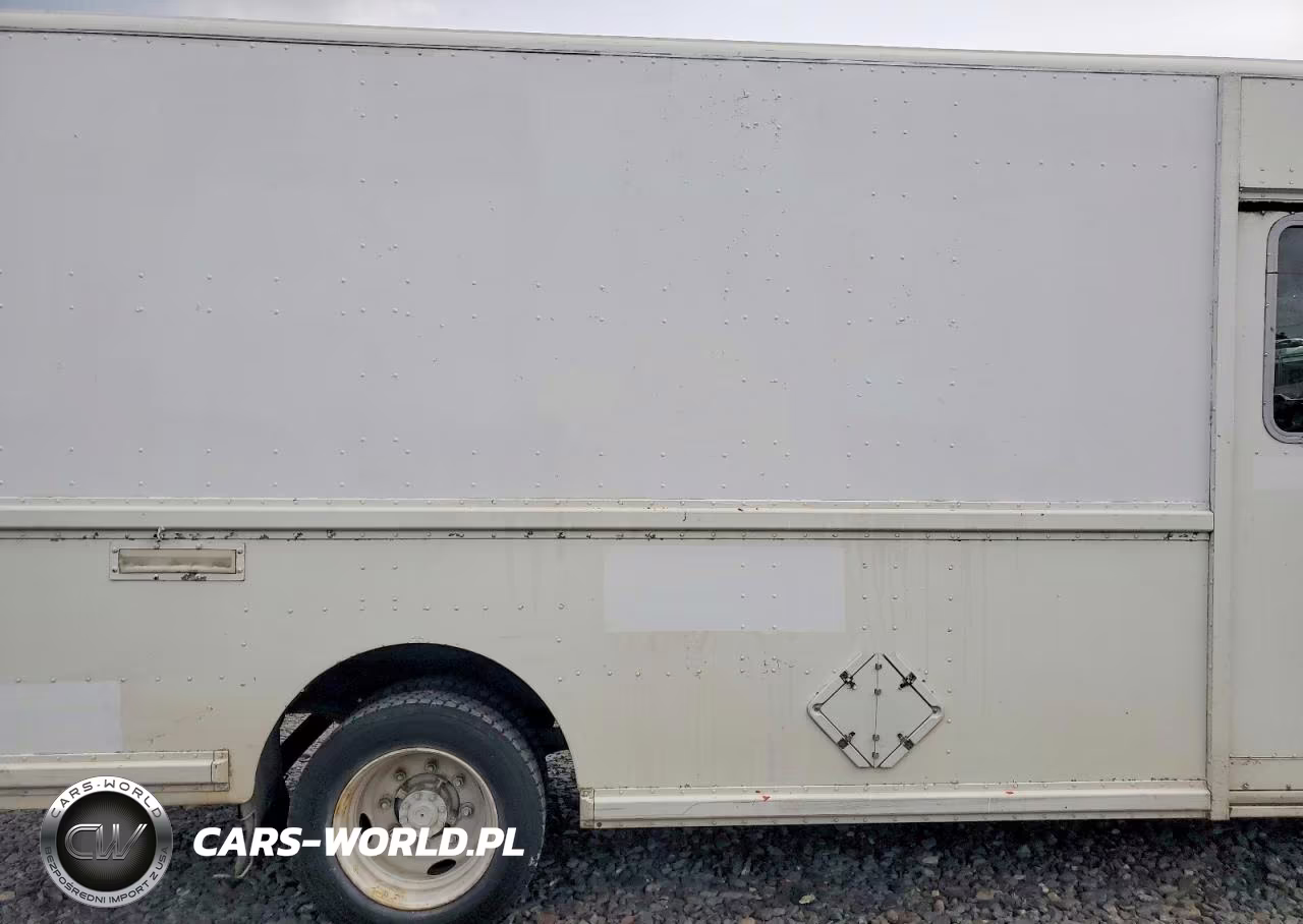2001 Freightliner Mt45G Chassis Delivery Truck VIN:4UZAANBW91CH53380 - 11