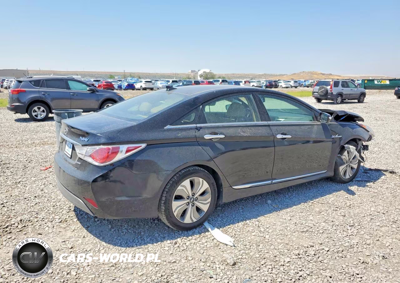 2014 Hyundai Sonata Hybrid VIN:KMHEC4A4XEA107110 - 3
