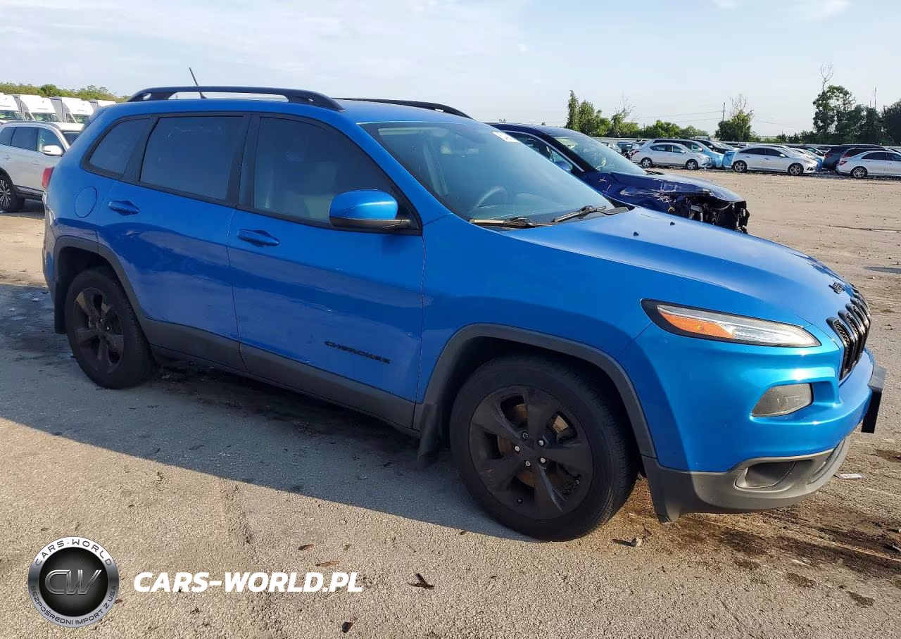 2018 Jeep Cherokee Latitude VIN:1C4PJLCB5JD544661 - 4