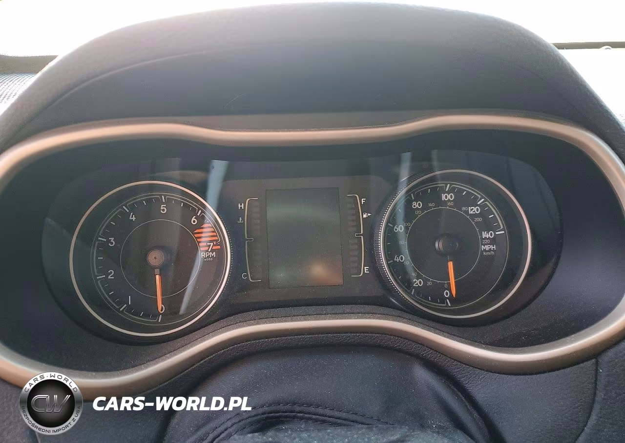 2018 Jeep Cherokee Latitude VIN:1C4PJLCB5JD544661 - 9