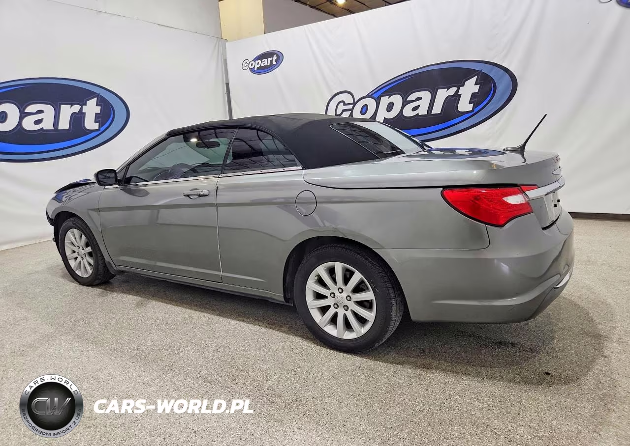 2013 Chrysler 200 Touring VIN:1C3BCBEGXDN755557 - 2