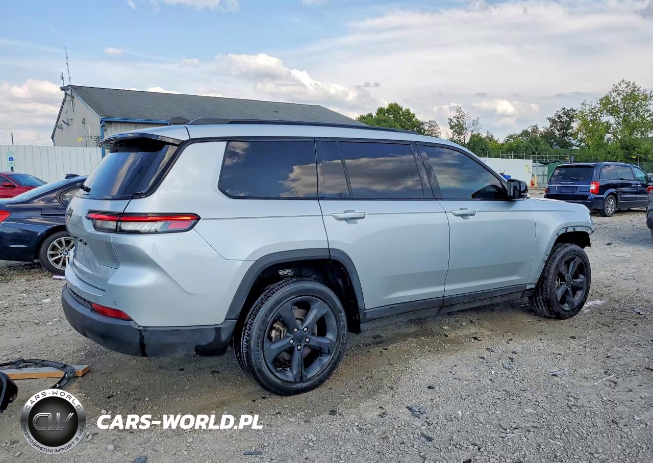 2023 Jeep Grand Cherokee L Laredo VIN:1C4RJKAG7P8815156 - 3