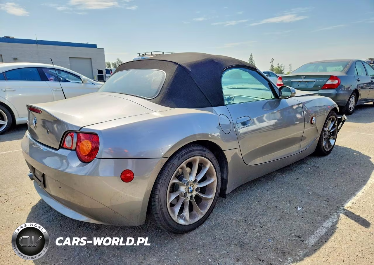 2004 BMW Z4 2.5 VIN:4USBT33524LS50752 - 3