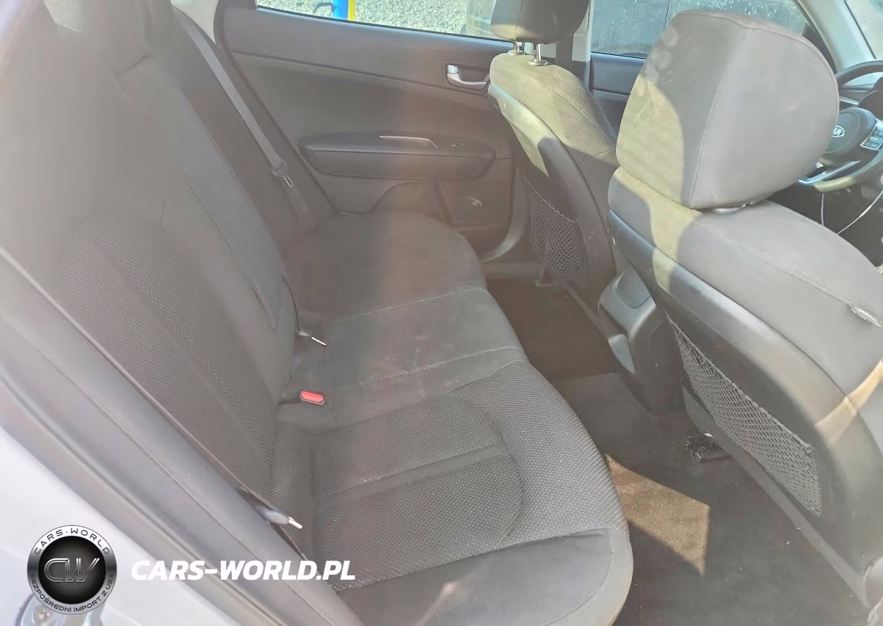 2019 Kia Optima Lx VIN:5XXGT4L39KG305081 - 10