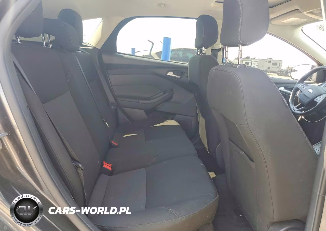 2018 Ford Focus Sel VIN:1FADP3M22JL222443 - 10