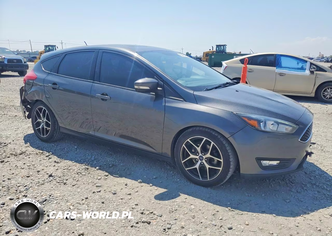 2018 Ford Focus Sel VIN:1FADP3M22JL222443 - 4