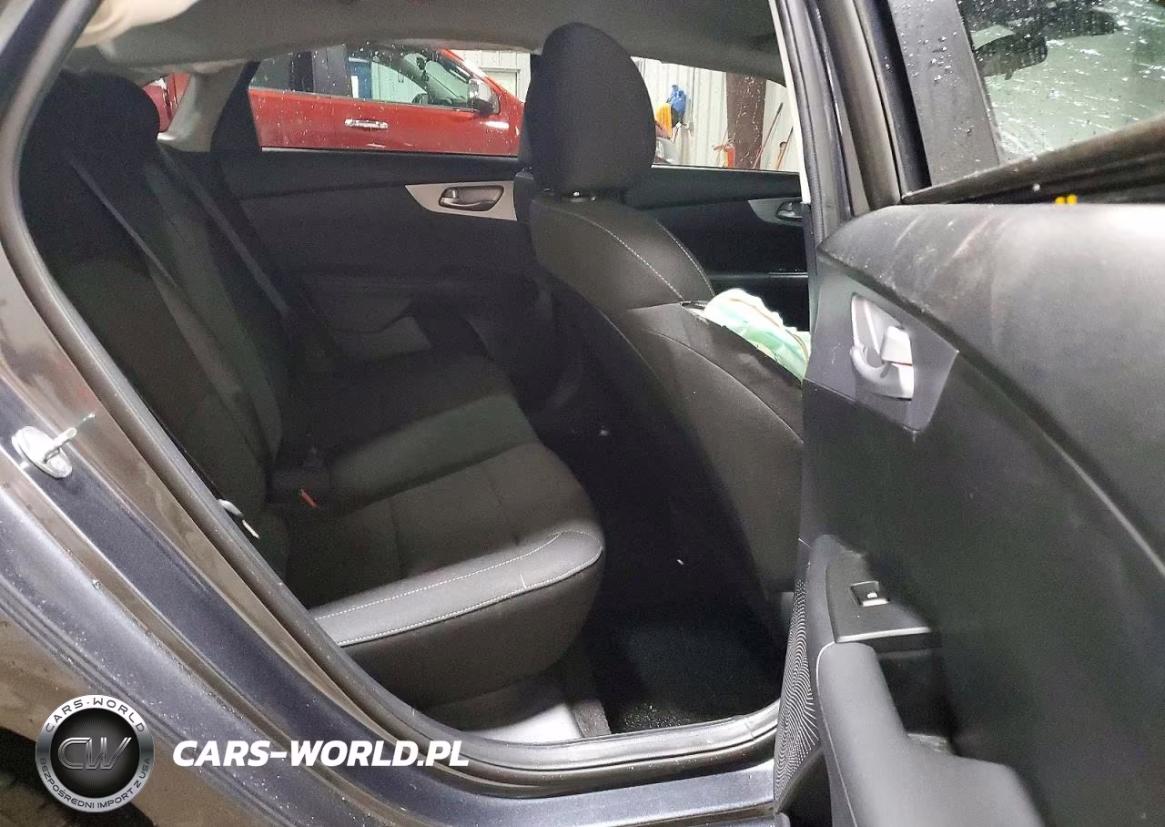 2024 Kia Forte Lxs VIN:3KPF24AD0RE758258 - 10