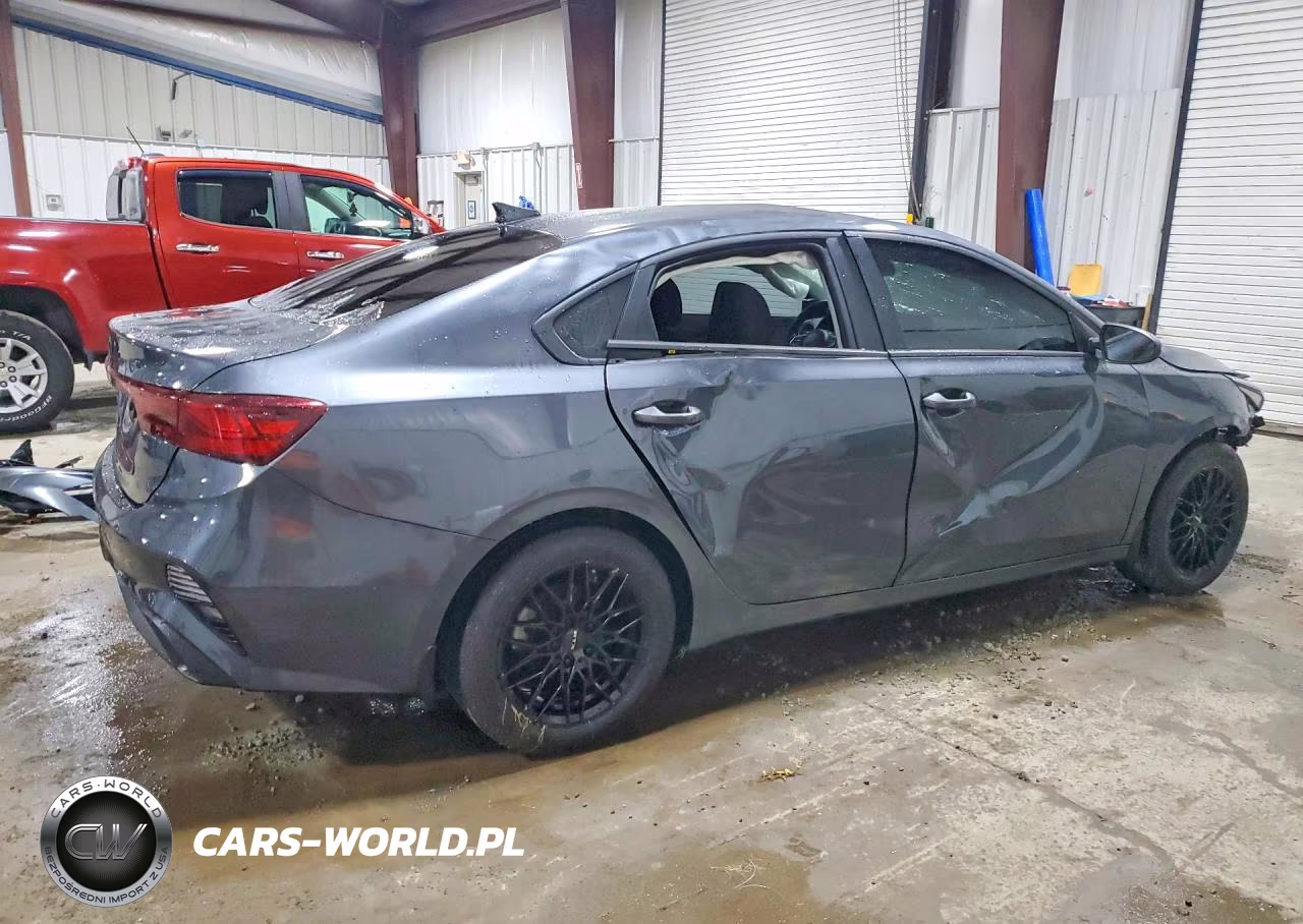 2024 Kia Forte Lxs VIN:3KPF24AD0RE758258 - 3