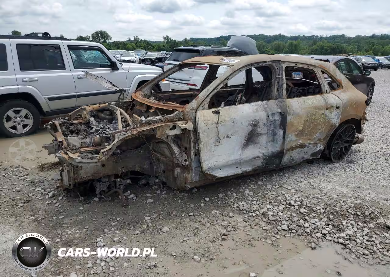 2016 Porsche Macan S