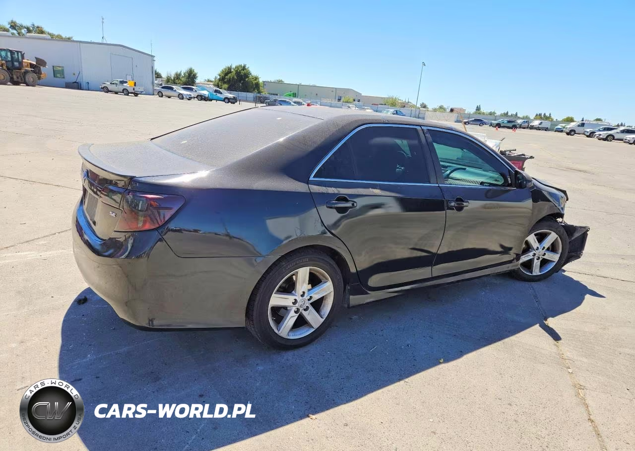 2014 Toyota Camry Se VIN:4T1BF1FK1EU729805 - 3