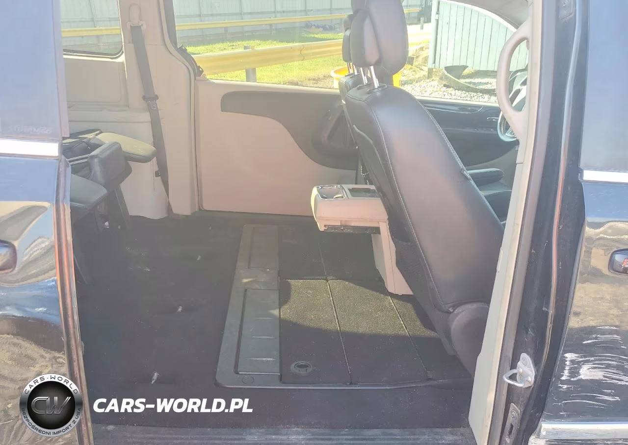 2012 Chrysler Town & Country Touring VIN:2C4RC1BG9CR170110 - 10