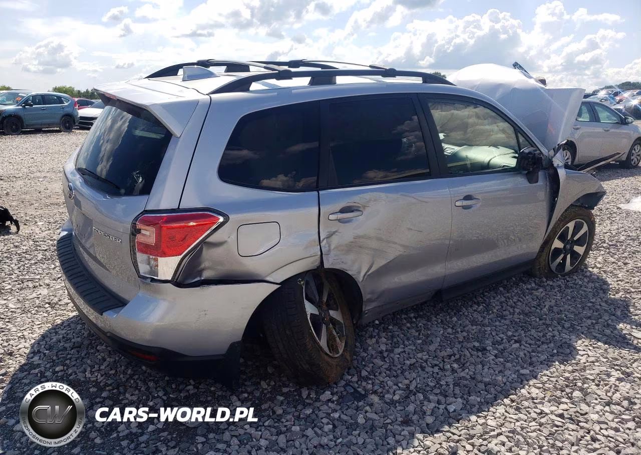 2018 Subaru Forester 2.5I Premium VIN:JF2SJAGC5JH586470 - 3