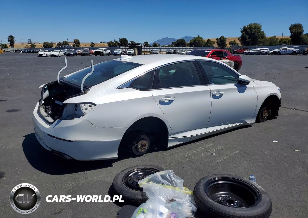 2018 Honda Accord Sport VIN:1HGCV1F34JA121701 - 3