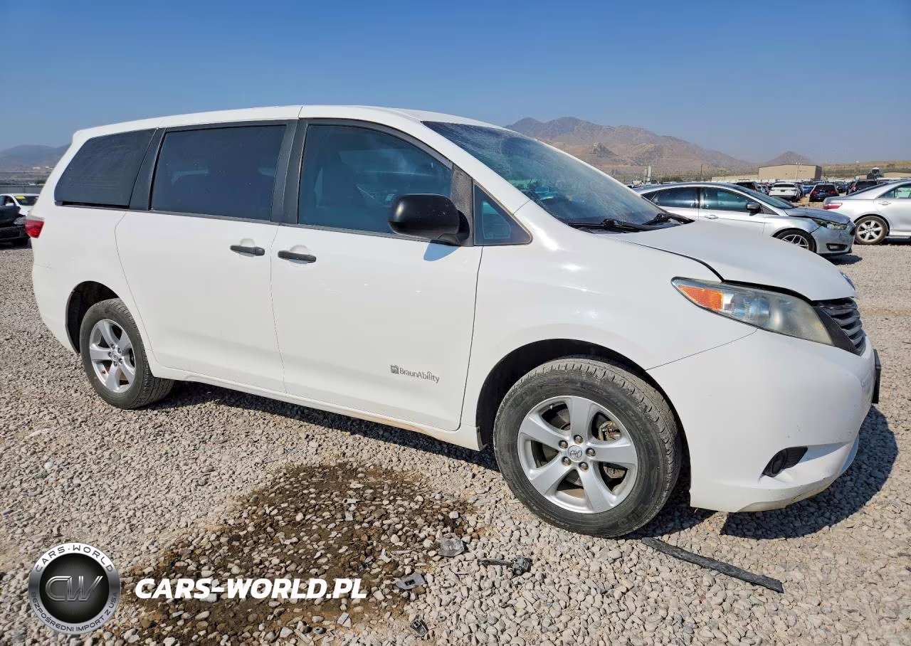 2017 Toyota Sienna L 7-Passenger VIN:5TDZZ3DC8HS875841 - 4