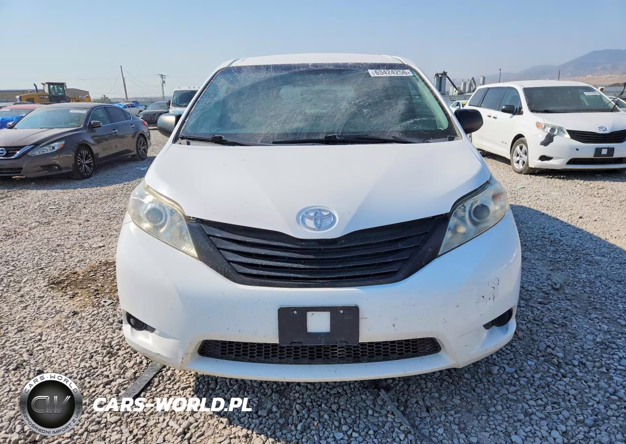 2017 Toyota Sienna L 7-Passenger VIN:5TDZZ3DC8HS875841 - 5