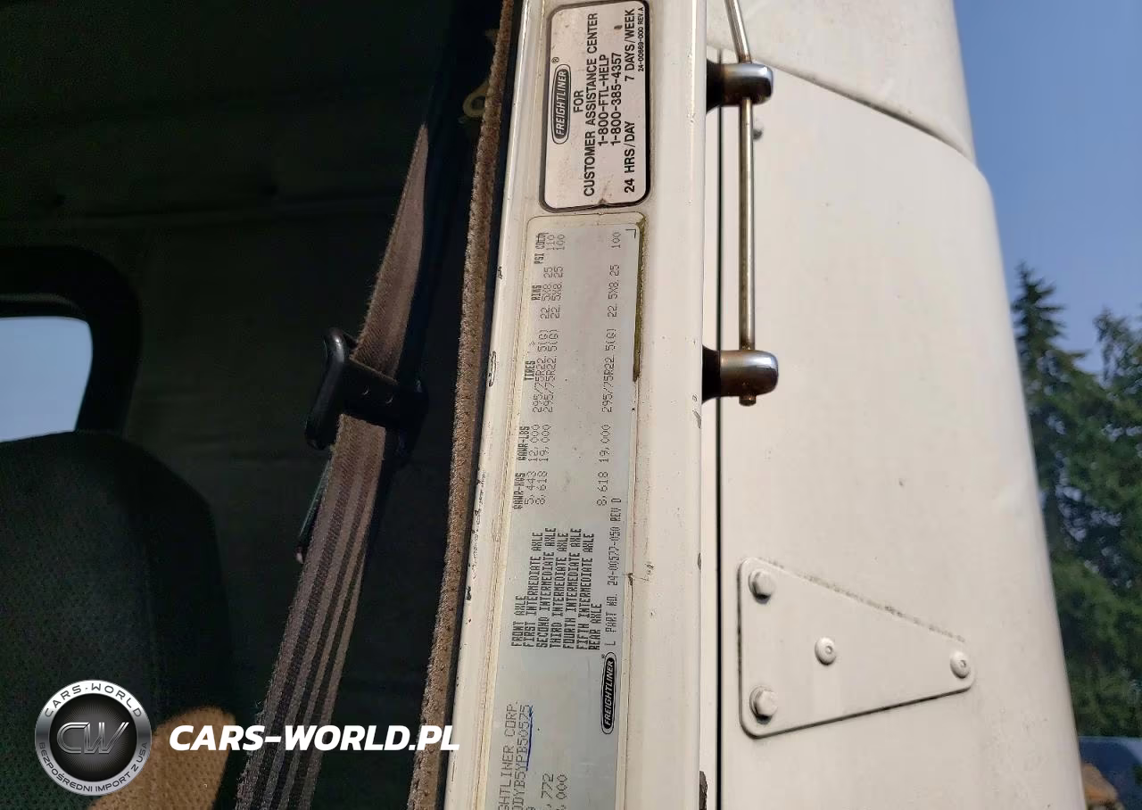 2000 Freightliner Conventional Fld120 VIN:1FUYDDYB5YPB50575 - 11