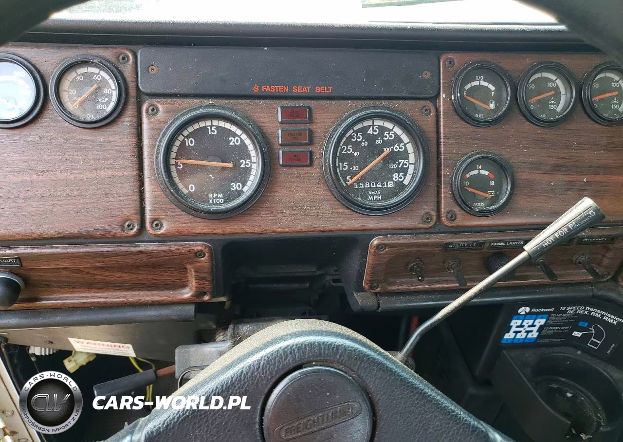 2000 Freightliner Conventional Fld120 VIN:1FUYDDYB5YPB50575 - 9