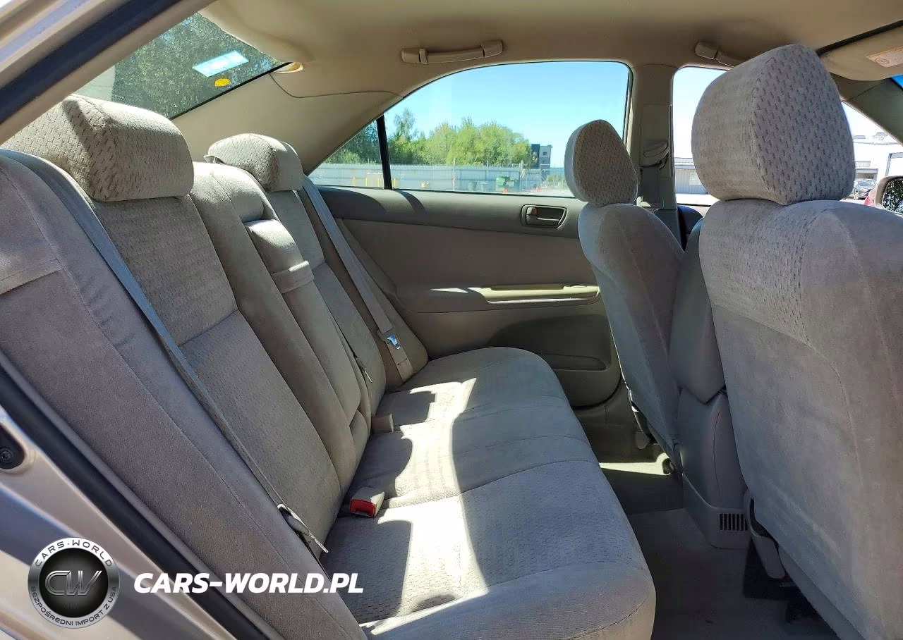 2002 Toyota Camry Le VIN:4T1BE32K42U520915 - 10