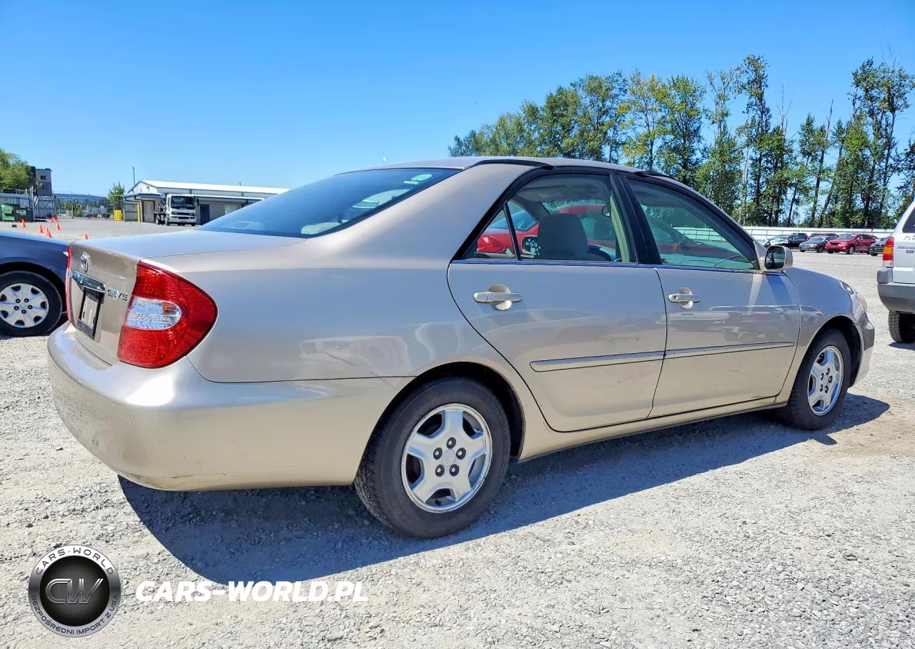 2002 Toyota Camry Le VIN:4T1BE32K42U520915 - 3