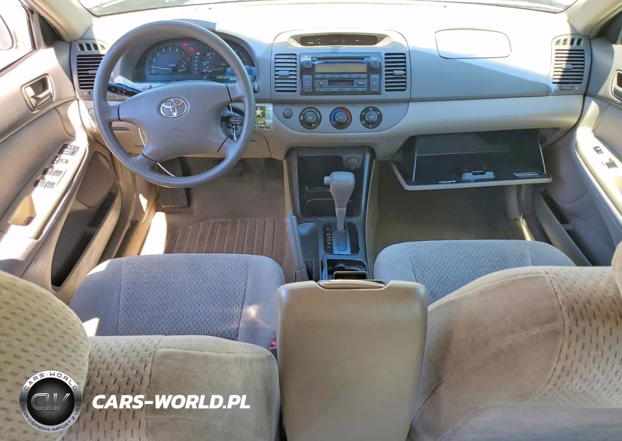 2002 Toyota Camry Le VIN:4T1BE32K42U520915 - 8