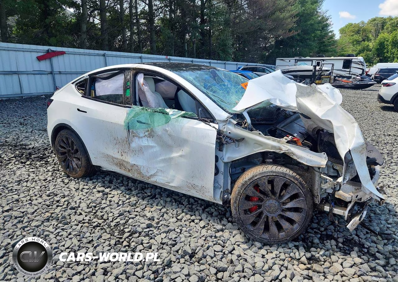2021 Tesla Model Y VIN:5YJYGDEF9MF246538 - 4