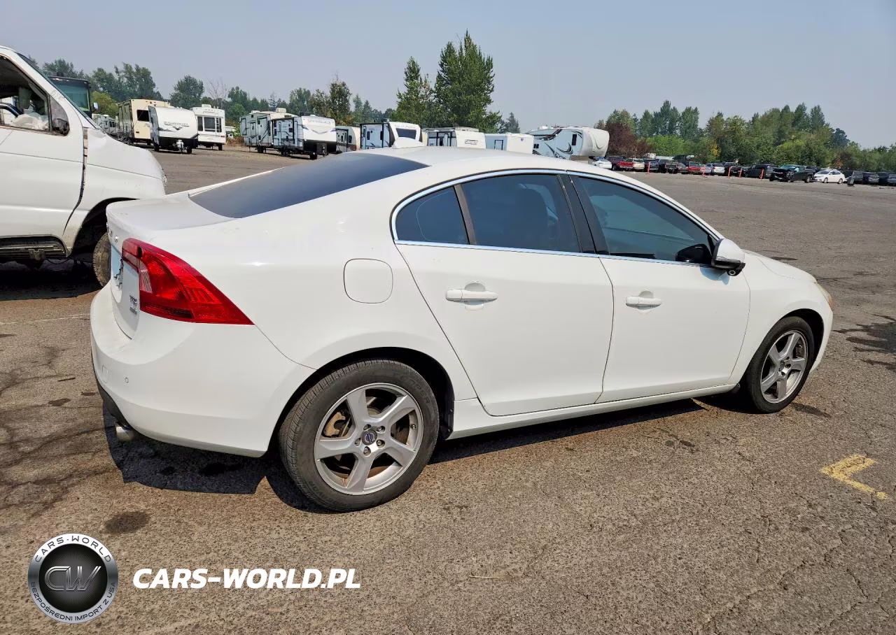 2013 Volvo S60 T5 VIN:YV1612FH2D2204738 - 3