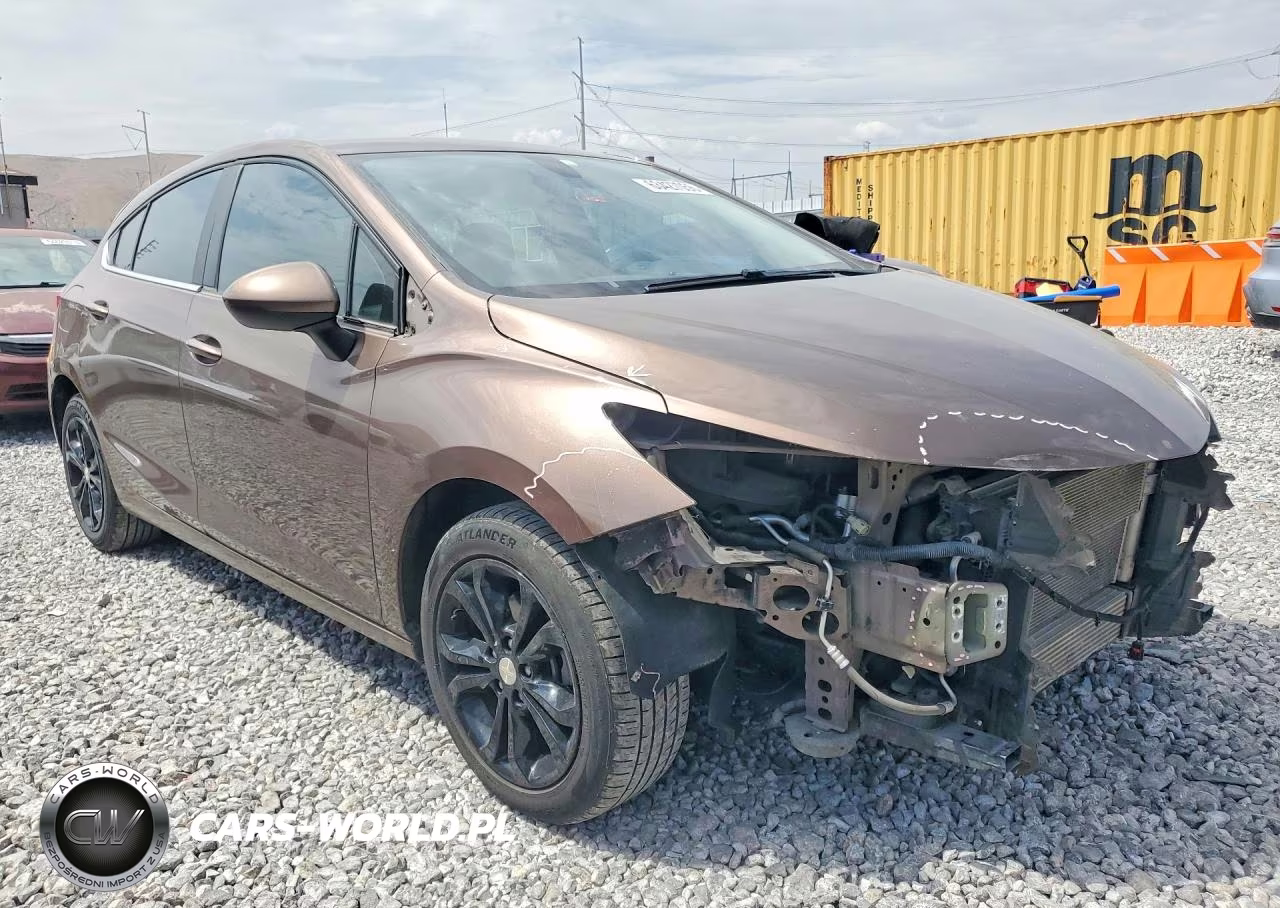 2019 Chevrolet Cruze VIN:3G1BH6SE4KS569810 - 4