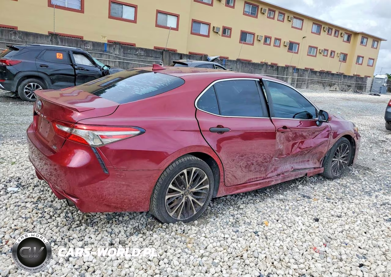 2018 Toyota Camry Se VIN:4T1B11HK9JU621499 - 3