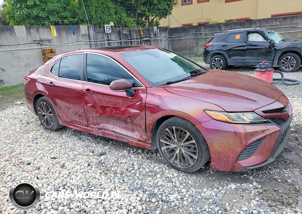 2018 Toyota Camry Se VIN:4T1B11HK9JU621499 - 4