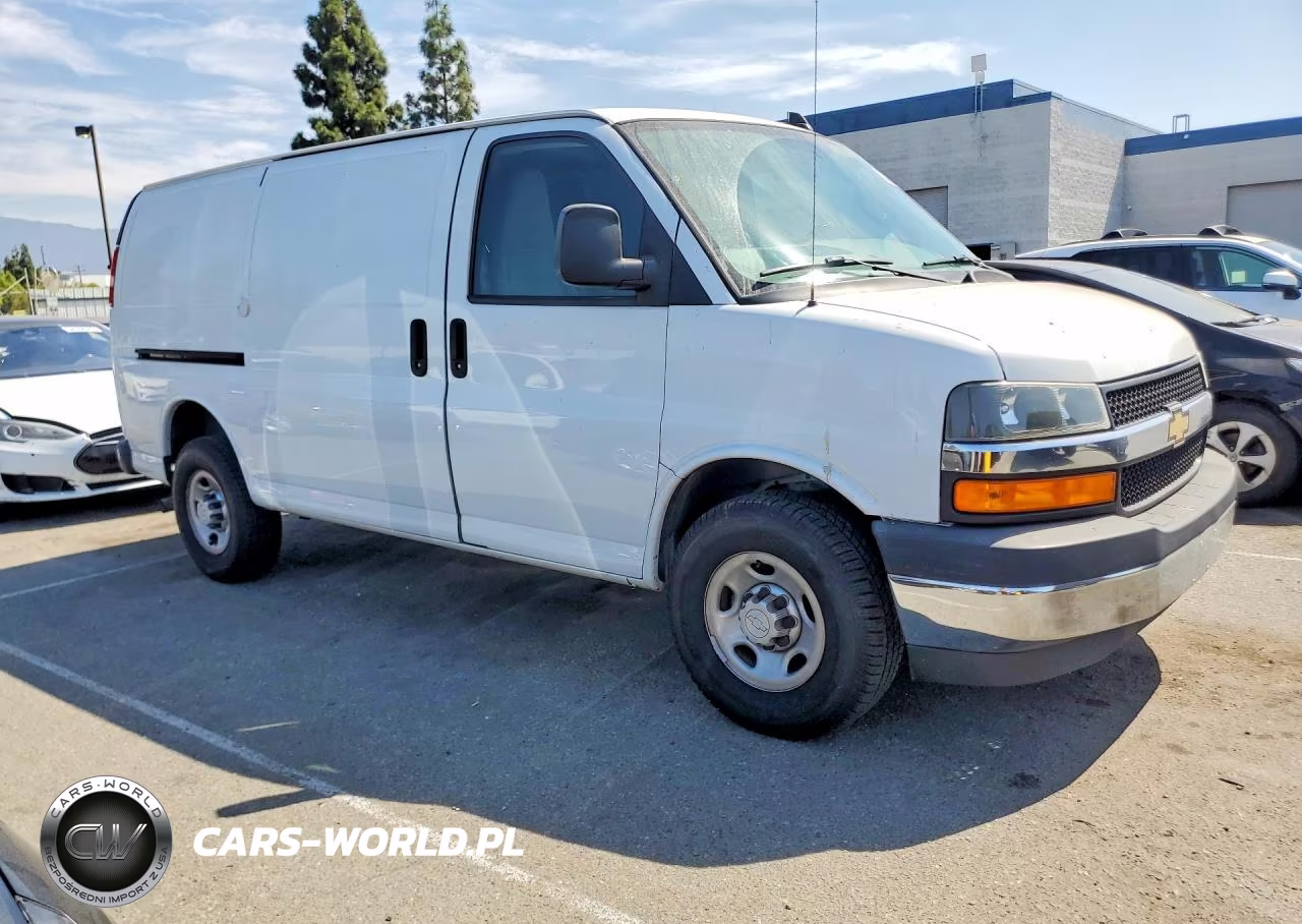 2018 Chevrolet Express 2500 Cargo Delivery Van VIN:1GCWGAFP4J1343597 - 4