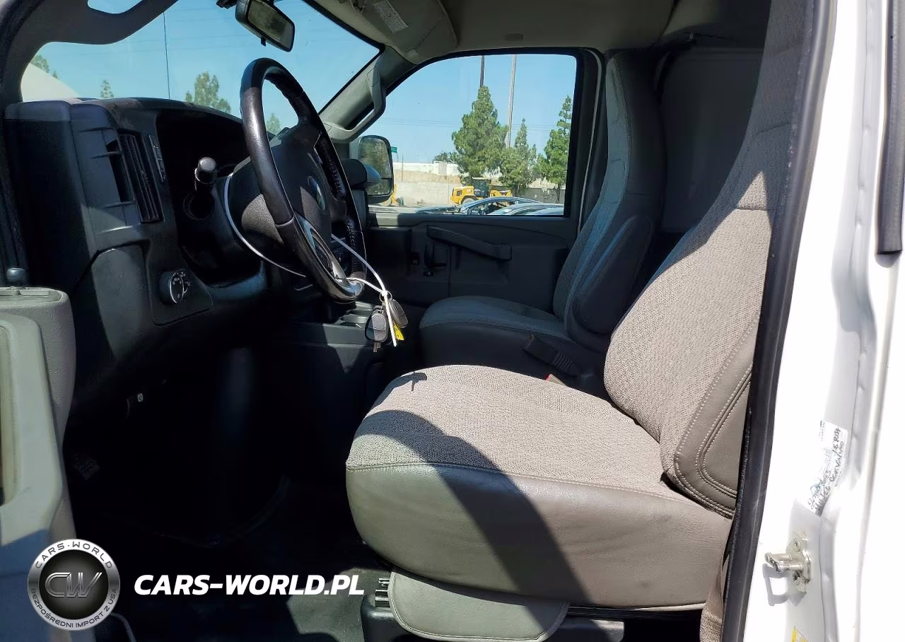 2018 Chevrolet Express 2500 Cargo Delivery Van VIN:1GCWGAFP4J1343597 - 7