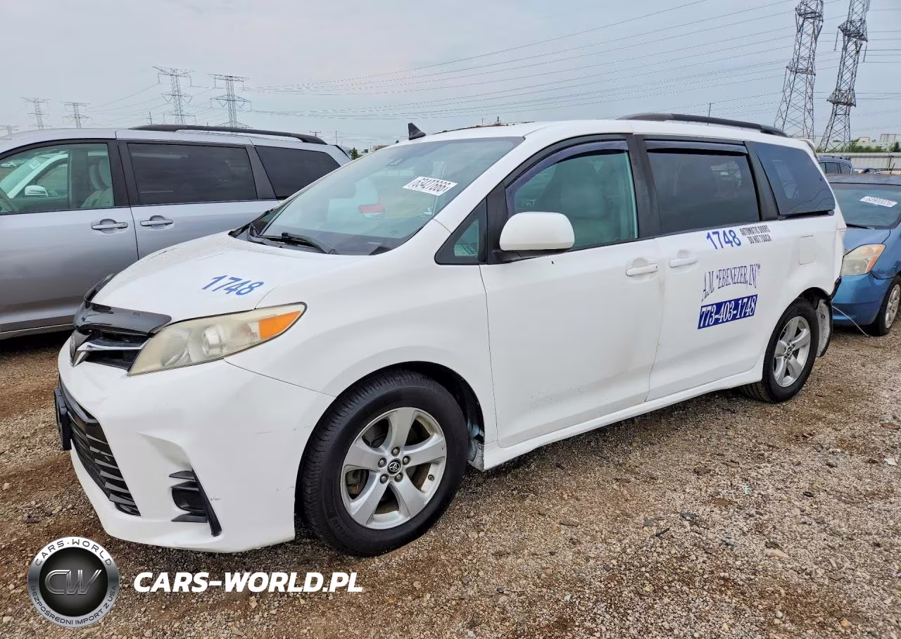 2019 Toyota Sienna Le