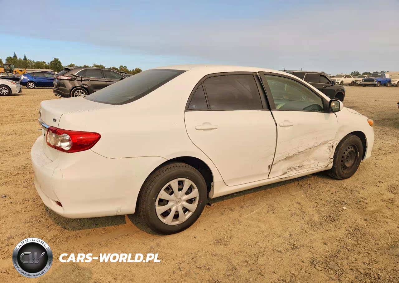 2011 Toyota Corolla Le VIN:2T1BU4EE4BC649317 - 3
