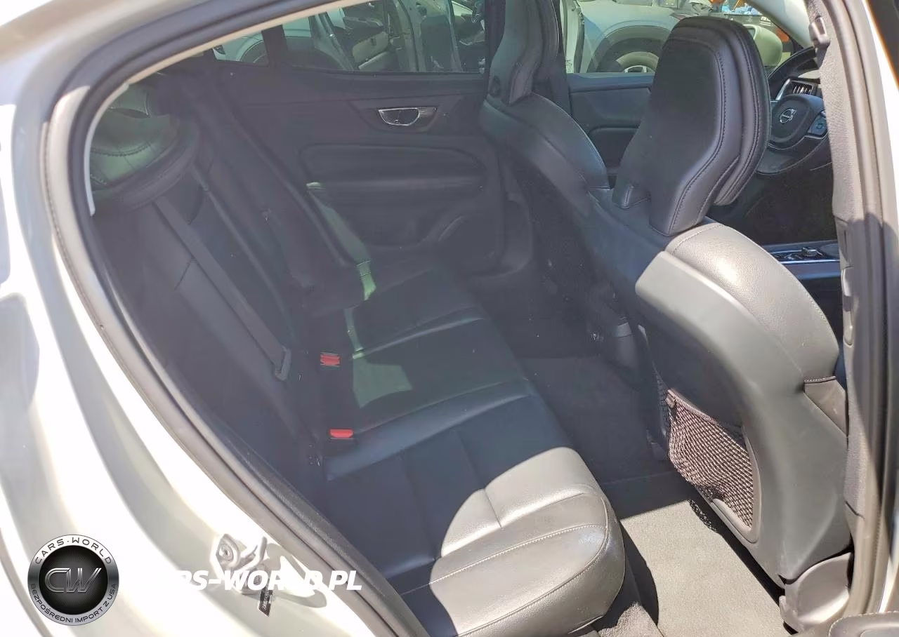 2019 Volvo S60 T5 Momentum VIN:7JR102FK1KG000674 - 10