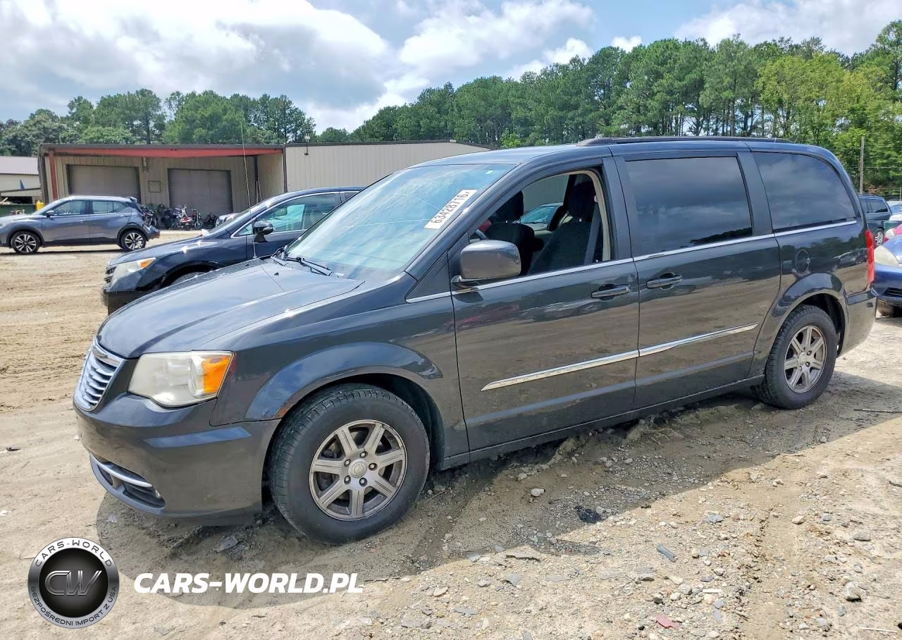 2012 Chrysler Town & Country Touring – zdjęcie 1 z 13