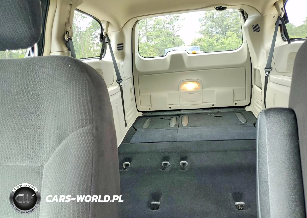 2012 Chrysler Town & Country Touring VIN:2C4RC1BG0CR135701 - 10