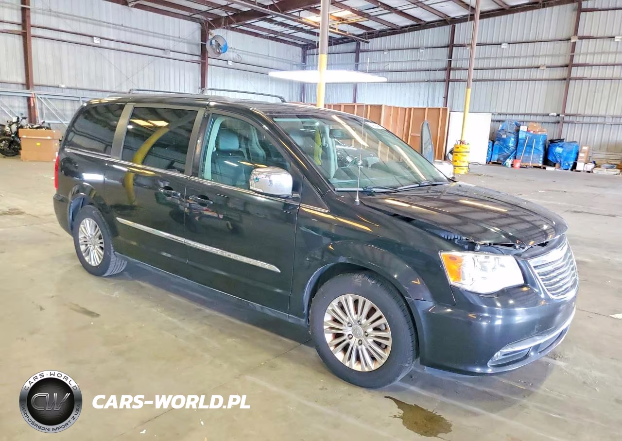 2015 Chrysler Town & Country Touring L VIN:2C4RC1CG1FR594979 - 4