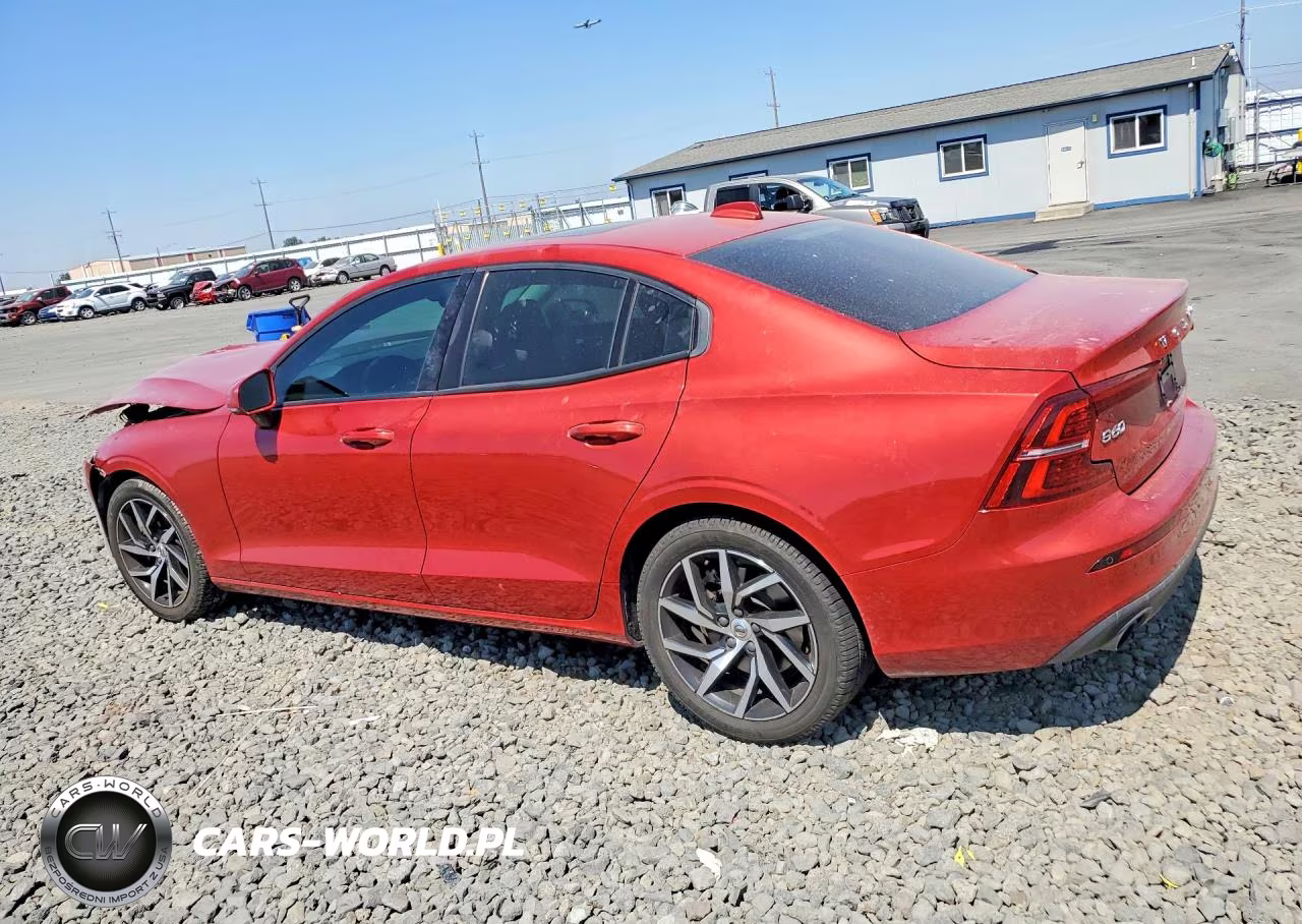 2020 Volvo S60 T6 Momentum VIN:7JR22TK1LG067193 - 2
