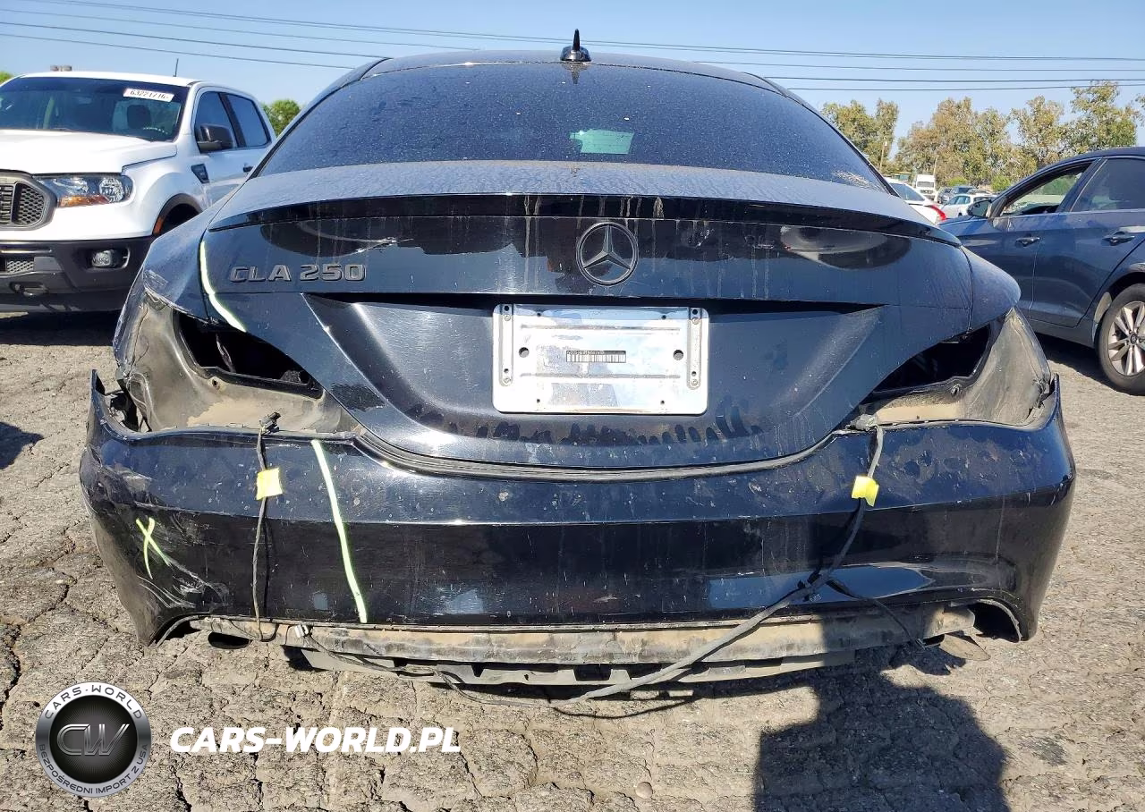 2018 Mercedes-Benz Cla 250 VIN:WDDSJ4EB1JN587486 - 6