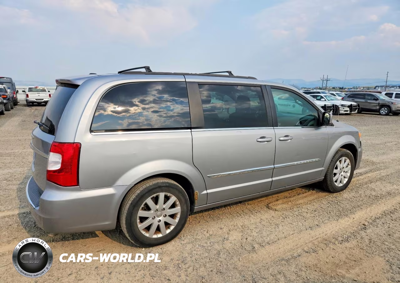 2015 Chrysler Town & Country Touring VIN:2C4RC1BG1FR636634 - 3