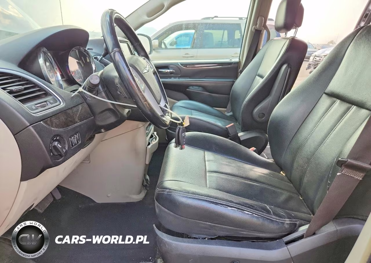 2015 Chrysler Town & Country Touring VIN:2C4RC1BG1FR636634 - 7