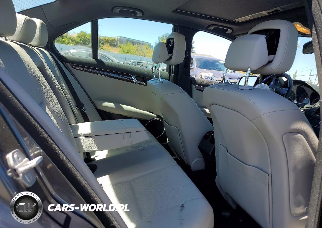 2010 Mercedes-Benz C 300 4Matic VIN:WDDGF8BB7AF518847 - 10