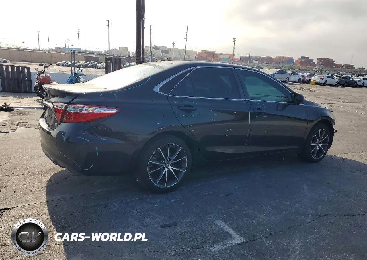 2017 Toyota Camry Xse VIN:4T1BF1FK9HU695553 - 3