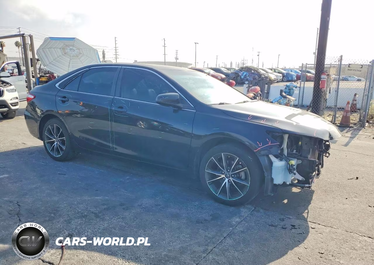 2017 Toyota Camry Xse VIN:4T1BF1FK9HU695553 - 4